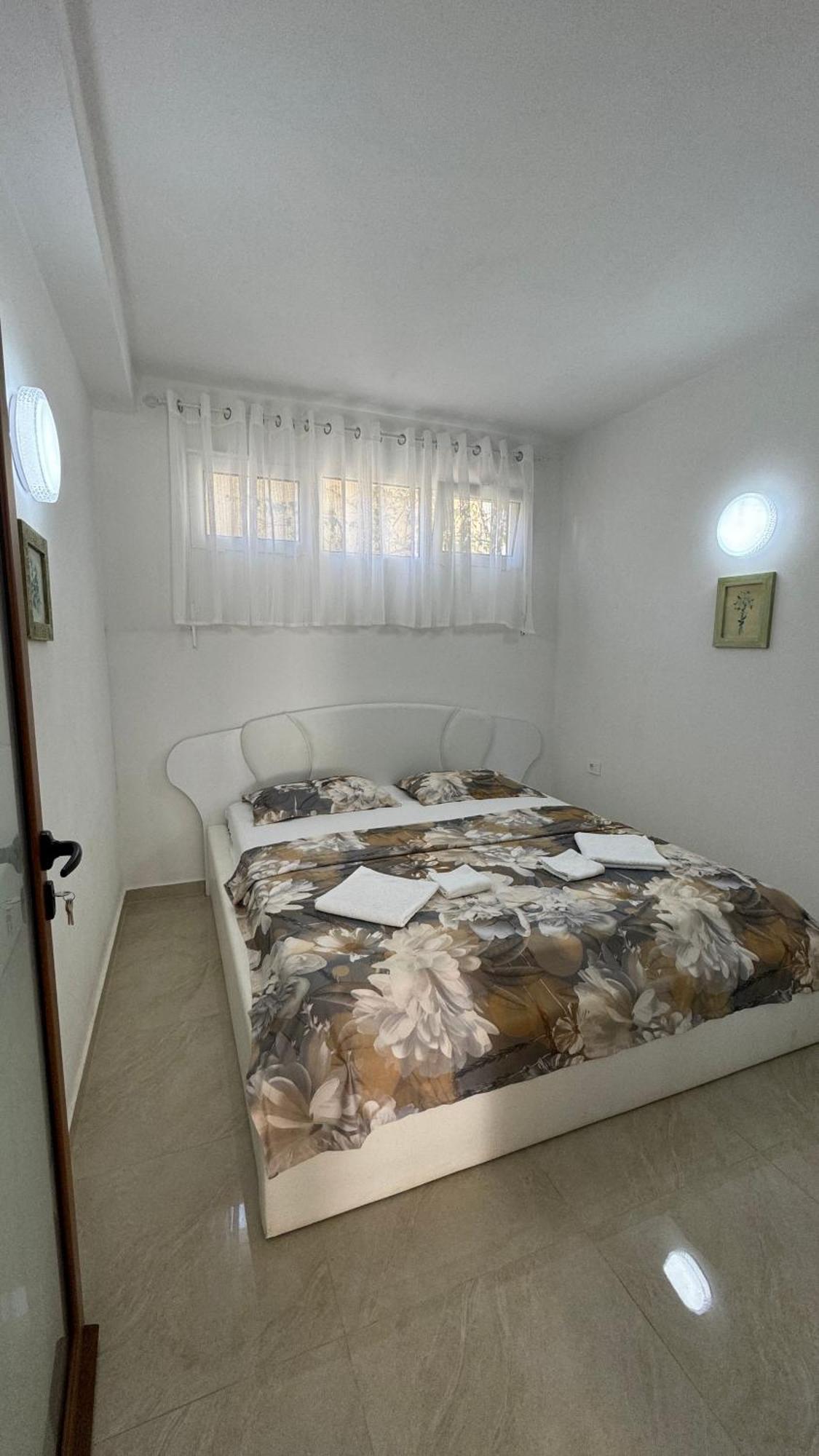 Harasta Lux Apartment Bar Exterior photo