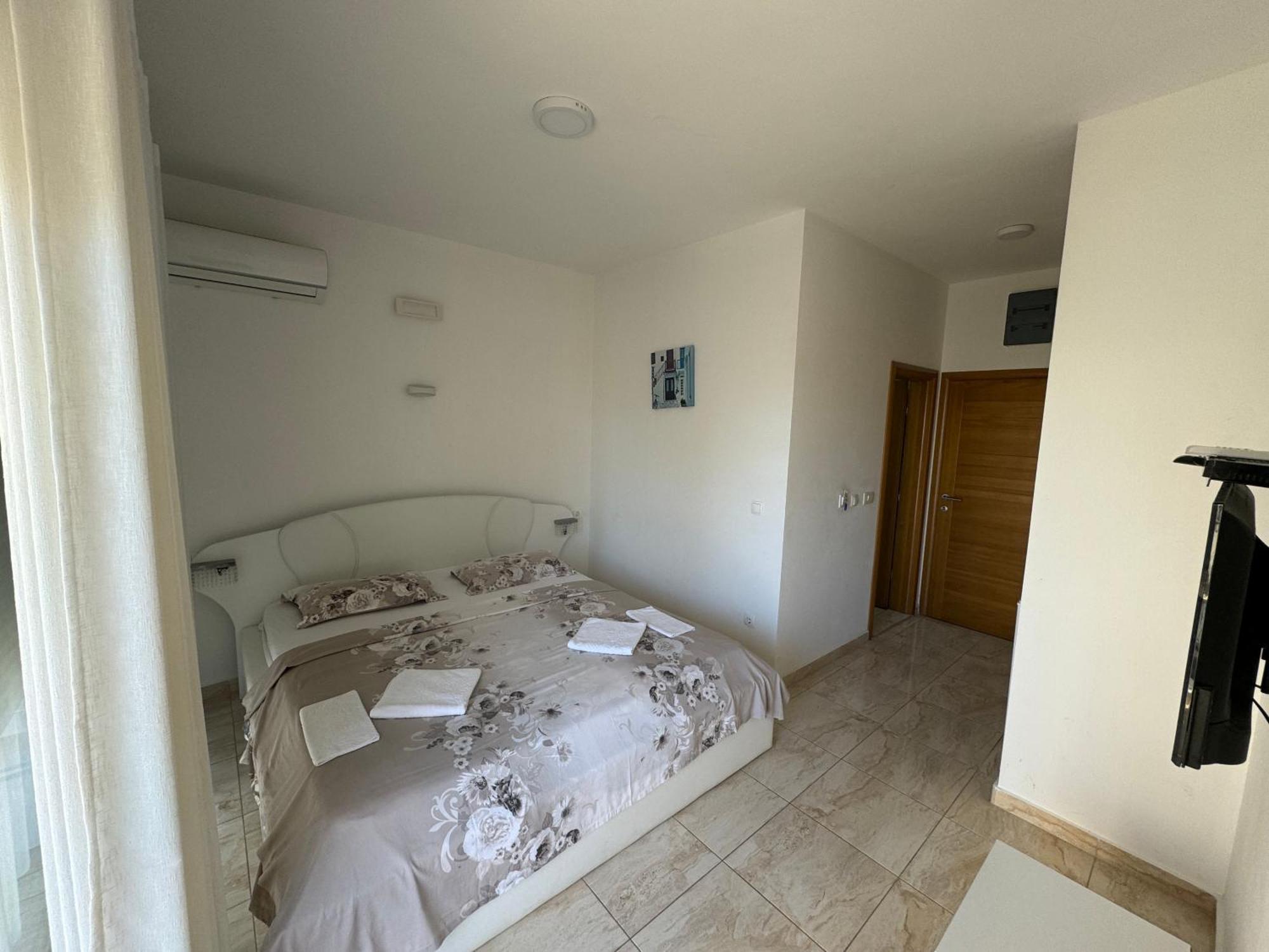 Harasta Lux Apartment Bar Exterior photo