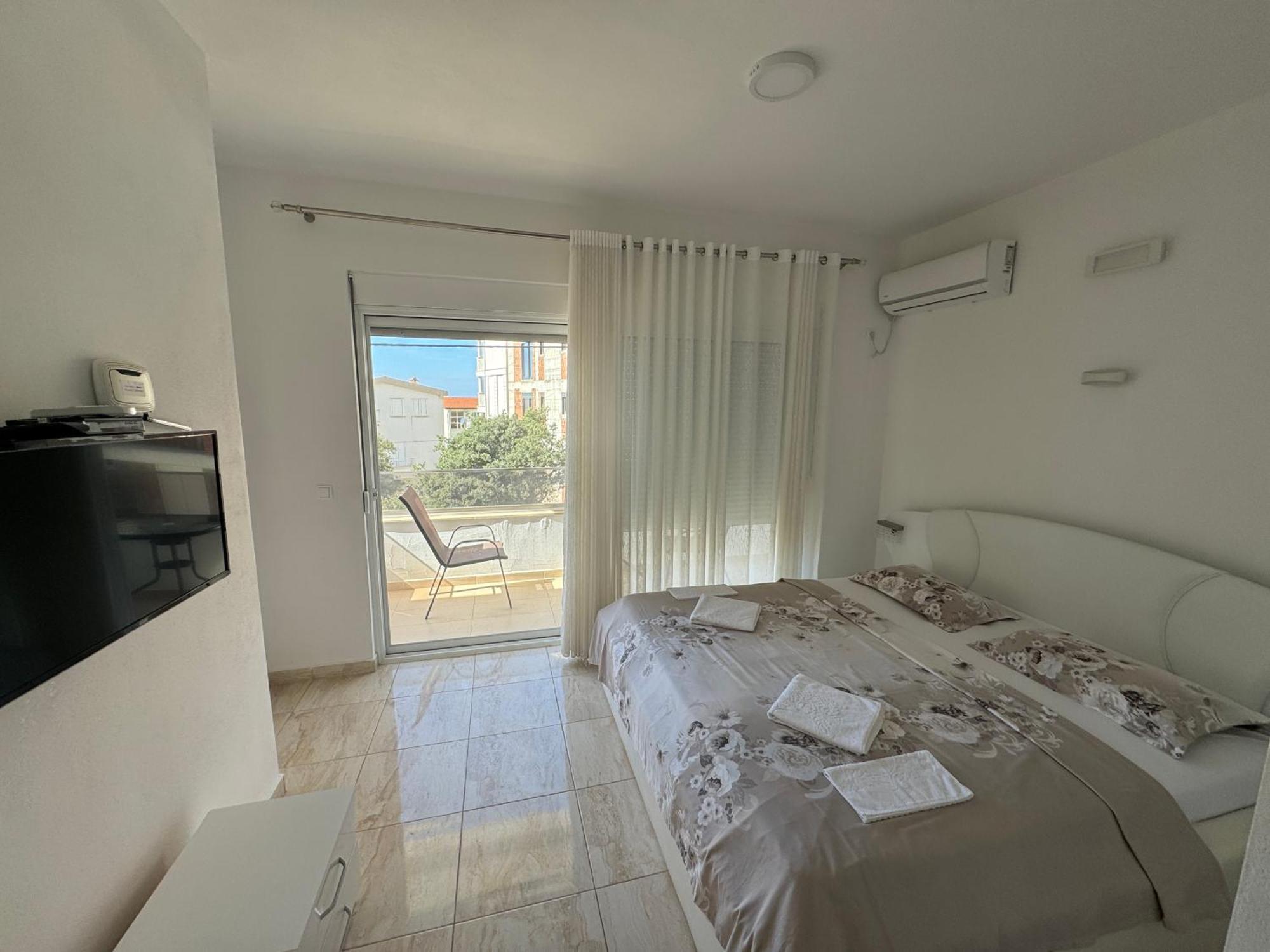 Harasta Lux Apartment Bar Exterior photo