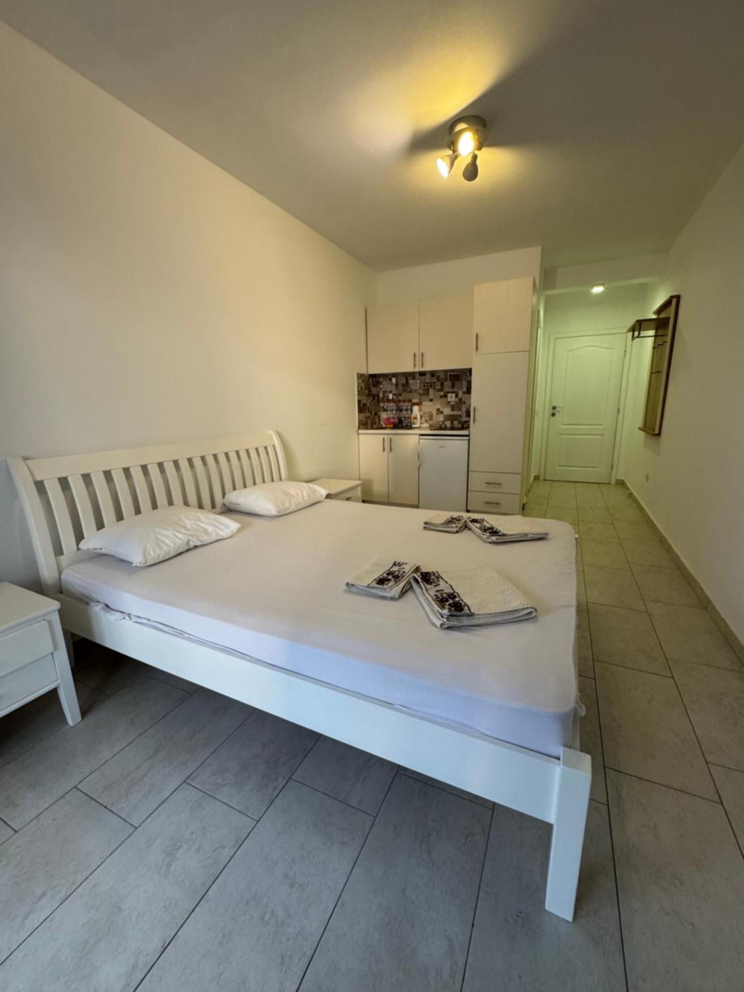 Harasta Lux Apartment Bar Exterior photo