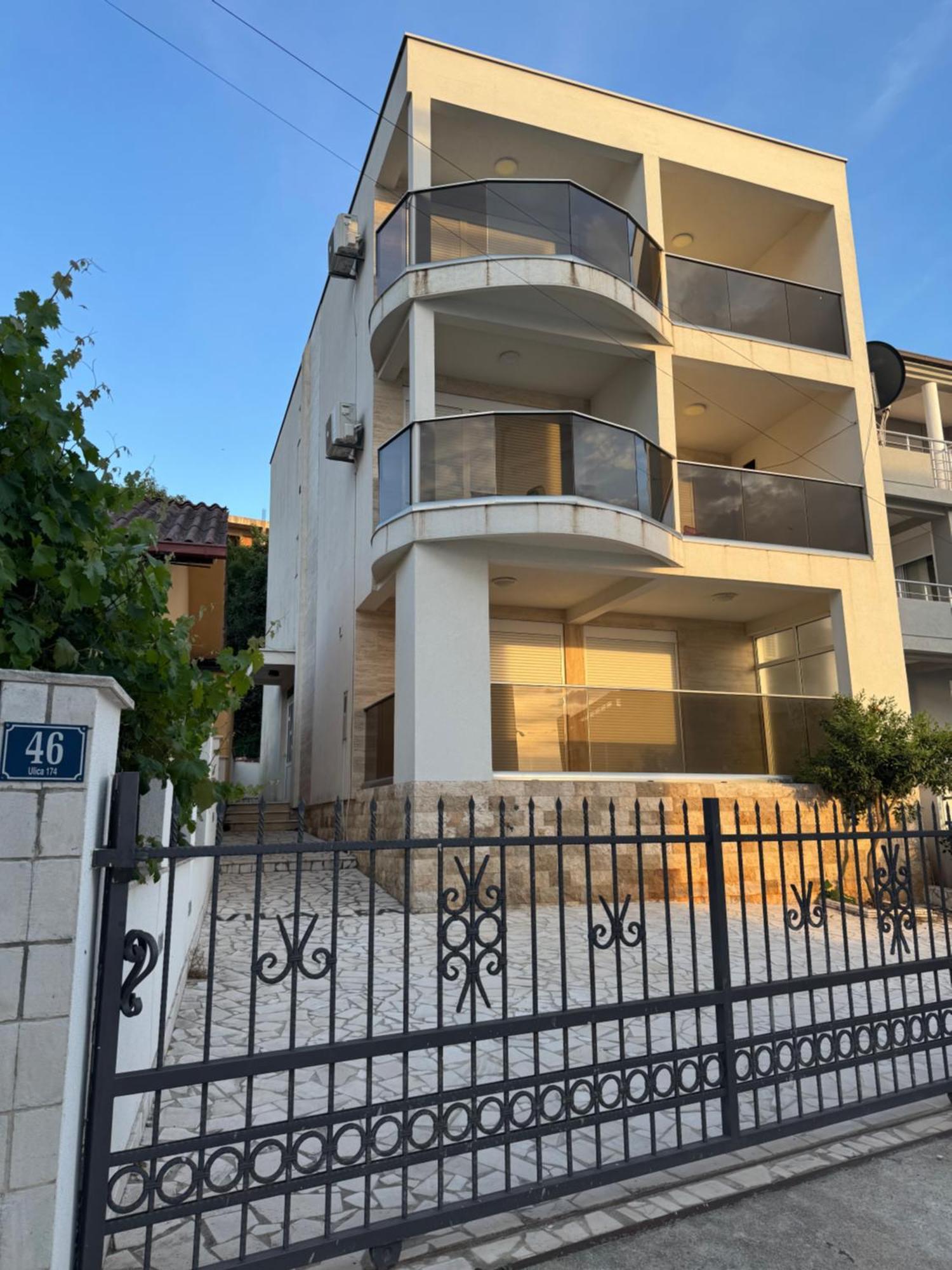 Harasta Lux Apartment Bar Exterior photo