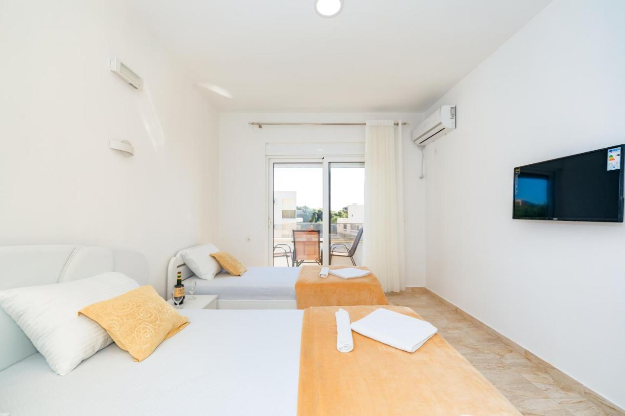 Harasta Lux Apartment Bar Exterior photo