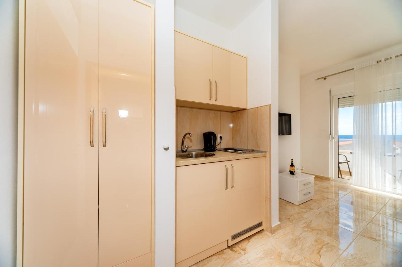 Harasta Lux Apartment Bar Exterior photo