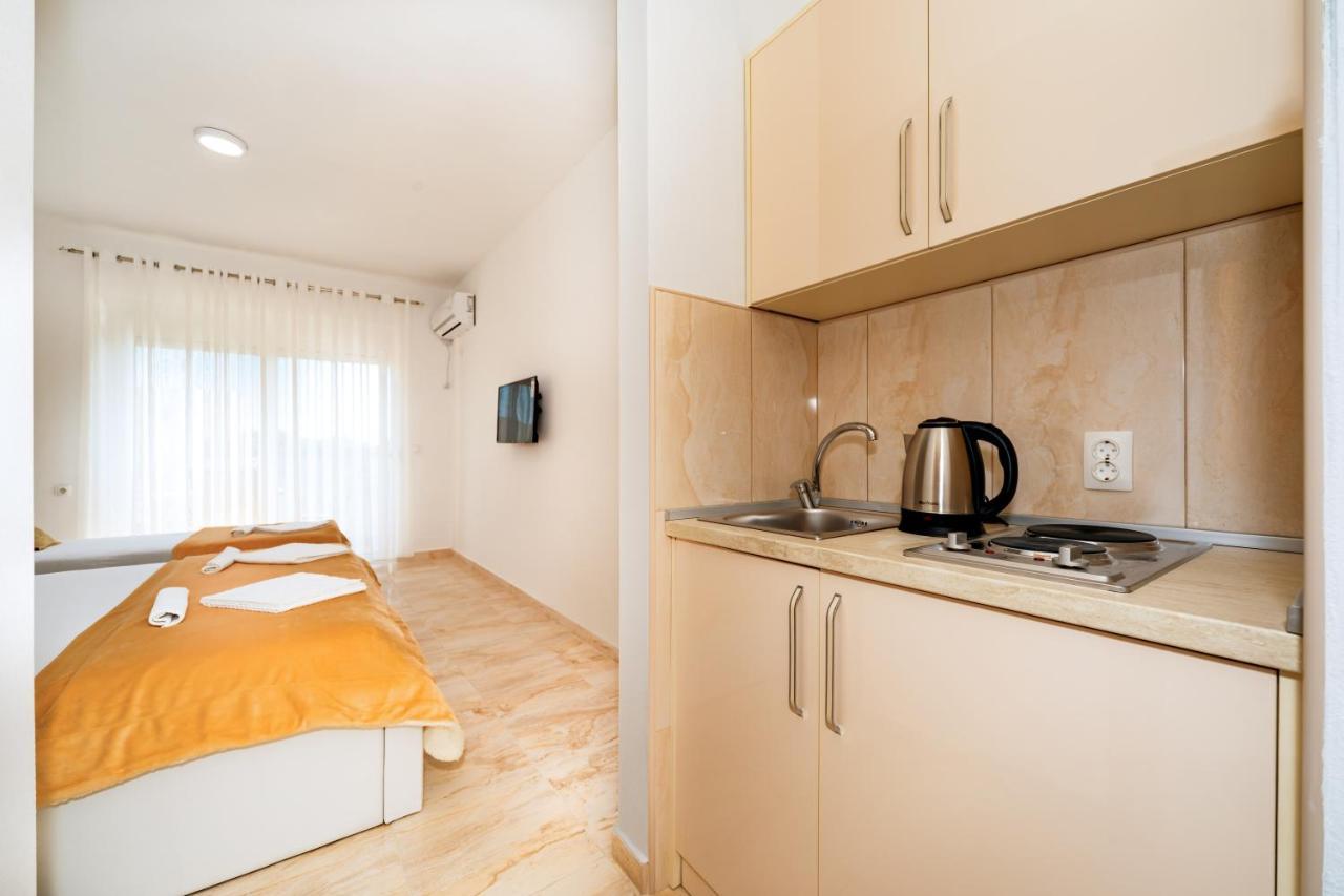 Harasta Lux Apartment Bar Exterior photo