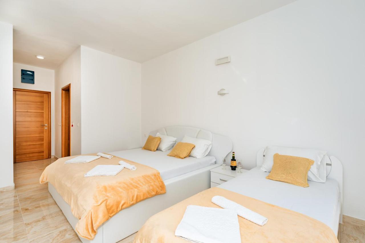 Harasta Lux Apartment Bar Exterior photo